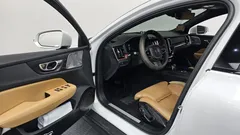 2021 Volvo V60 B5 Pro AWD, белый — фото 10