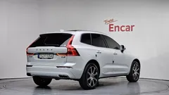 2021 Volvo XC60 B6 Inscirtion, белый — фото 2