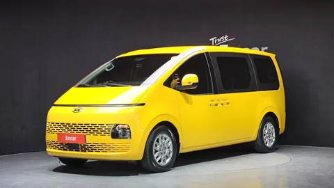2023 Hyundai Staria Tourer 11-Seater