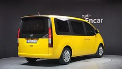 2023 Hyundai Staria Tourer 11-Seater, жёлтый — фото 2