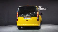 2023 Hyundai Staria Tourer 11-Seater, жёлтый — фото 4