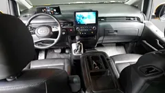 2023 Hyundai Staria Tourer 11-Seater, жёлтый — фото 7