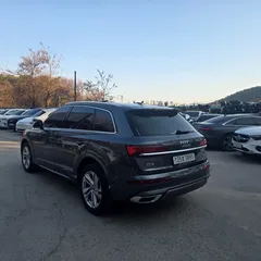 2022 Audi Q7 45 TDI Quattro Premium — фото 3