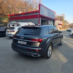 2022 Audi Q7 45 TDI Quattro Premium — фото 5