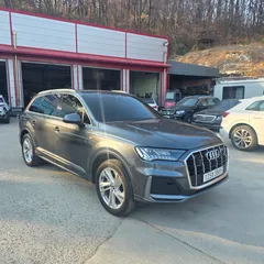 2022 Audi Q7 45 TDI Quattro Premium — фото 6