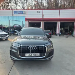 2022 Audi Q7 45 TDI Quattro Premium — фото 11