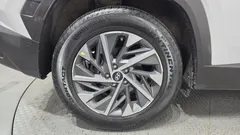 2021 Hyundai Tucson Inspiration 2WD, белый — фото 5