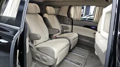 2023 Kia Carnival Diesel 7-Seater Hi-Limousine — фото 12