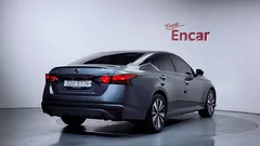 2019 Nissan Altima 2.5 Special Edition — фото 2