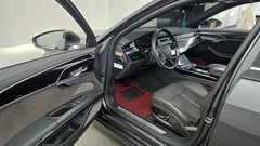 2021 Audi A8 50 TDI Quattro LWB, чёрный — фото 10