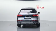 2021 Audi Q7 45 TDI Quattro Premium, серый — фото 4