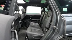 2021 Audi Q7 45 TDI Quattro Premium, серый — фото 12