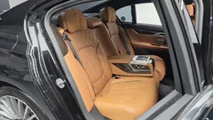 2021 BMW 7-Series 730d xDrive Design Pure Excellence, чёрный — фото 11