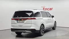 2023 Kia Carnival Diesel 9-Seater Noblesse — фото 2