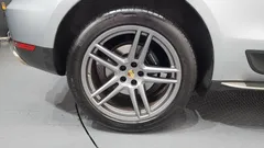 2021 Porsche Macan 2.0, серо-серебристый — фото 5