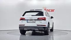 2021 Audi Q5 45 TFSI Quattro, белый — фото 4