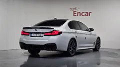 2022 BMW 5-Series 530i M Sport Package — фото 2