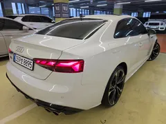 2023 Audi S5 3.0 TFSI Quattro, белый — фото 2
