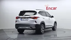 2023 Kia Seltos Gasoline 1.6 Turbo 2WD, белый — фото 2