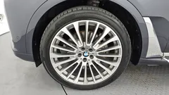 2022 BMW X7 xDrive 40d Design Pure Excellence 7-Seater, серый — фото 5