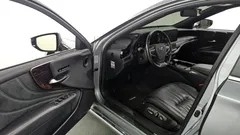 2022 Lexus LS 3.5 Luxury AWD, серебристый — фото 10