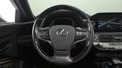 2022 Lexus LS 3.5 Luxury AWD, серебристый — фото 13