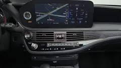 2022 Lexus LS 3.5 Luxury AWD, серебристый — фото 14