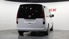2022 Hyundai Staria 4WD Tourer 9-Seater — фото 4