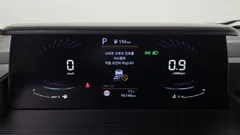 2022 Hyundai Staria 4WD Tourer 9-Seater — фото 8