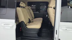 2022 Hyundai Staria 4WD Tourer 9-Seater — фото 12