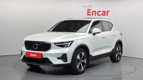 2023 Volvo XC40 B4 Ultimate Bright