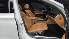 2022 BMW 7-Series 740i M Sport, белый — фото 15