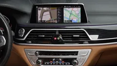 2022 BMW 7-Series 740i M Sport, белый — фото 18