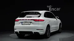 2021 Porsche Cayenne 3.0, белый — фото 2