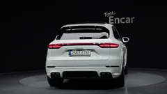 2021 Porsche Cayenne 3.0, белый — фото 4