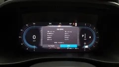 2024 Volvo XC40 B4 Ultimate Bright, белый — фото 8