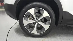 2023 Volvo XC40 B4 Ultimate Bright, белый — фото 5