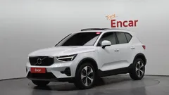 2023 Volvo XC40 B4 Ultimate Bright, белый — фото 12