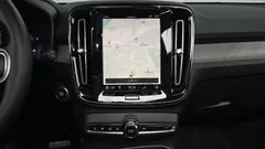 2023 Volvo XC40 B4 Ultimate Bright, белый — фото 18