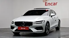 2024 Volvo S60 B5 Ultimate Bright, белый — фото 1