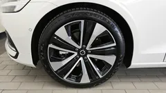 2024 Volvo S60 B5 Ultimate Bright, белый — фото 5