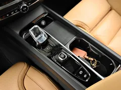 2024 Volvo S60 B5 Ultimate Bright, белый — фото 9