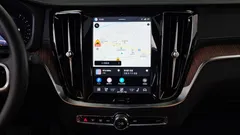 2024 Volvo S60 B5 Ultimate Bright, белый — фото 18