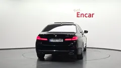 2022 BMW 5-Series 530i xDrive Luxury — фото 4
