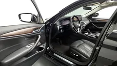 2022 BMW 5-Series 530i xDrive Luxury — фото 10