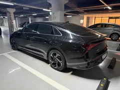 2024 Kia K5 Signature, чёрный — фото 4