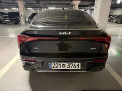 2024 Kia K5 Signature, чёрный — фото 6