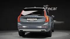 2021 Volvo XC90 B6 Inscription, светло-серебристый — фото 4