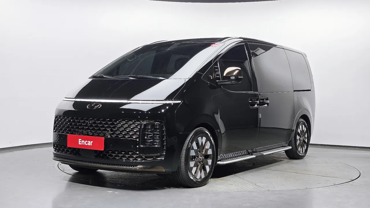 2023 Hyundai Staria 4WD Lounge 9-Seater