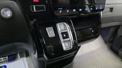2023 Hyundai Staria 4WD Lounge 9-Seater — фото 9
